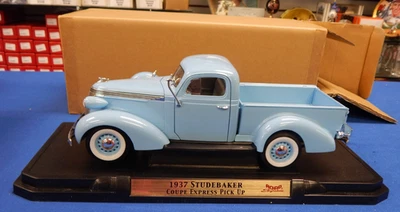 Camioneta pick-up Studebaker Express 1937 cupé 1:18 azul claro #92458 nueva en caja Foto 1 de 4
