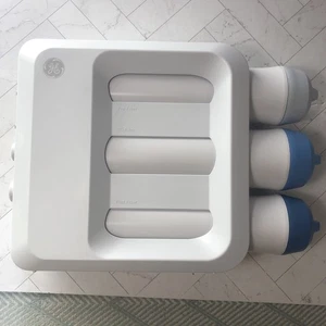 GE debajo del fregadero 5 etapas ósmosis inversa filtración de agua BASE SOLO GXRV40TBN pieza - Imagen 1 de 11