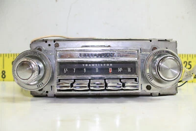 Radio AM GM usada OEM "funciona muy bien" 7935003 1970-1972 Olds Cutlass / 442 (695Q) Foto 1 de 4