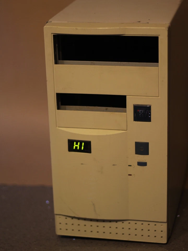 AT PC Computer CASE Tower beige Hi/Lo LCD  90s working  retro  w. PSU - Image 1 of 4