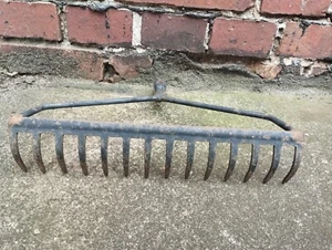 alte Harke DDR Werkzeug Rechen EISEN Gartenarbeit 14 Zinken Bügelrechen  - Bild 1 von 6
