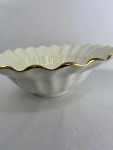 Large Ruffle Bowl w/ Gold Trim f.giorgi by Ceramica JRM Made Italy - Picture 1 of 9