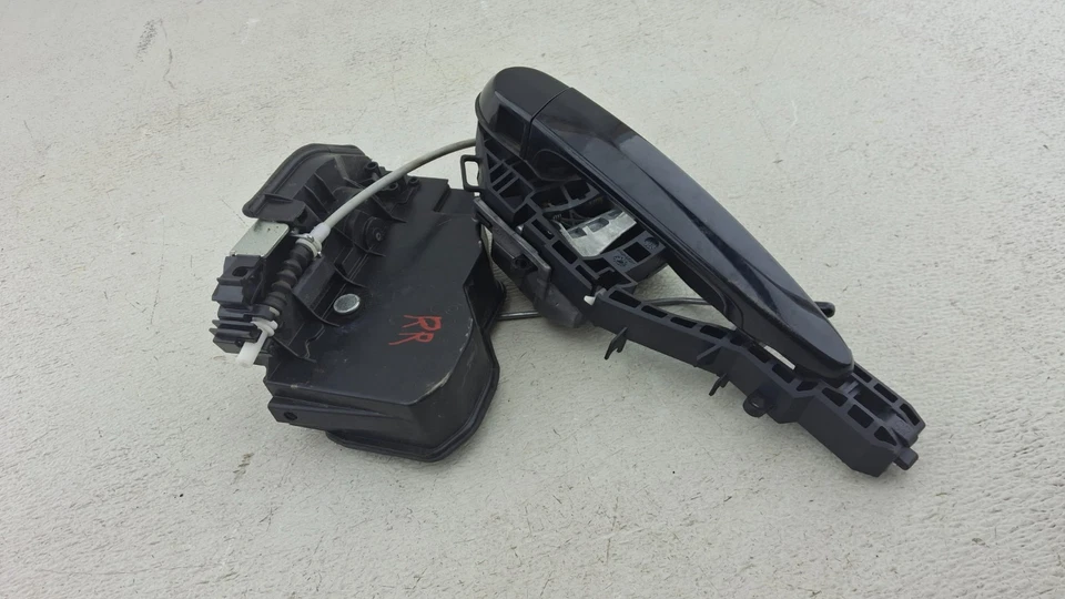 BMW 328i 330i 335i F30 2012-2018 manija de puerta trasera derecha con pestillo negro OEM Foto 1 de 4