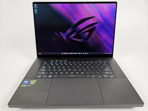ASUS ROG Zephyrus G16 OLED 16" QHD 240Hz, Ultra 9 185H, 32GB, RTX 4090, SSD de 2TB - Imagen 1 de 24