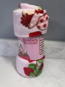NEW Strawberry Shortcake 40" x 50" Throw Travel Blanket w/ Red Trim - Picture 1 of 4