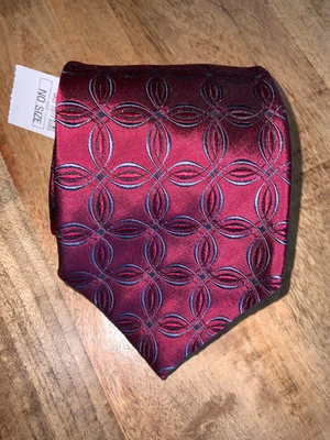 NUEVO CON ETIQUETAS GUCCI Corbata 100% Seda Borgoña Geométrica 58”, 3 3/4” Nueva con Etiquetas Foulard Foto 1 de 4