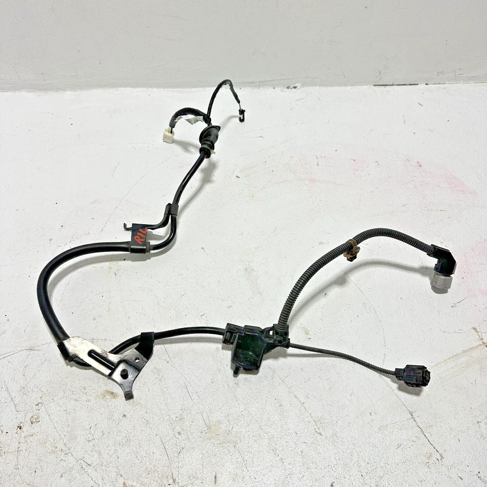 Toyota Camry 2018-2024 tracción delantera lado del conductor trasero ABS sensor de velocidad arnés de cableado OEM Foto 1 de 4
