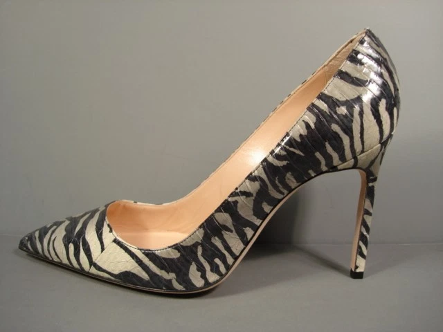 Manolo Blahnik Black BB Rete Laser Cut Leather Classic PUMPS Pointy Toe HEELS 36