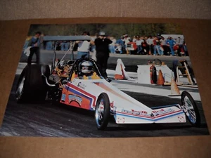 Postal de colección Drag Racing 79 Neil "Super Press" Mahr Top Fuel Dragster ¡Como nueva! - Imagen 1 de 2