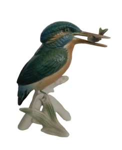 Porzellan Karl Ens Figur Eisvogel mit Fisch im Schnabel #033 - Bild 1 von 4
