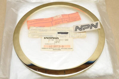 Nuevo de Lote Antiguo Yamaha XV1000 XV1100 Virago Midnight Estuche Especial Cubierta Borde 42H-15492-00 Foto 1 de 3