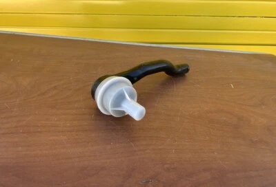 Nissan Titan 2017-2024 barra de amarre exterior derecha D8520-4KH0A NUEVO OEM  Foto 1 de 4