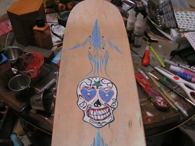 Deck de skate com arte pintada na face do tabuleiro Tiras de caveira de açúcar!! - Imagem 1 de 4