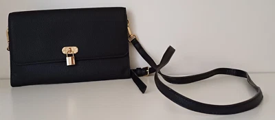 Handtasche schwarz C&A Kunstleder vegan Umhängetasche - Bild 1 von 4