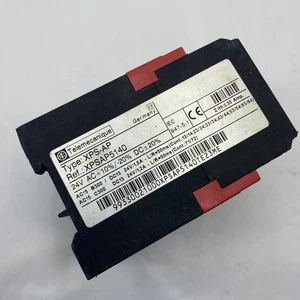Telemecanique Preventa Typ XPS-AP Sicherheitsrelais Ref XPSAP5140 - Bild 1 von 5