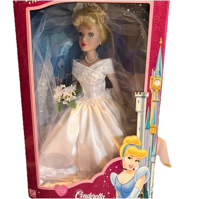 Muñeca de recuerdo de porcelana Cenicienta de 14" exclusiva de Avon princesa Disney 2002 novia Foto 1 de 4