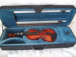 Heritage Antonio Stradivari Modello 1/4 Violino 100 Italia Arco & Custodia Inclusi - Foto 1 di 13