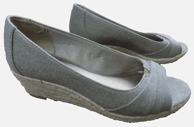 Alpargata tejida LifeStride Velocity cuña punta abierta 2" tacones beige vegano 7,5 usada en excelente estado Foto 1 de 4