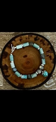 Шикарный браслет с брелоками из лабрадорита, амазонита и бирюзы со вспышкой - Изображение 1 из 4