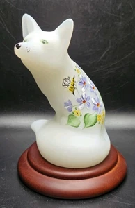 Statuina volpe in vetro bianco Fenton dipinta a mano violette e bombi 50 di 98 - Foto 1 di 15