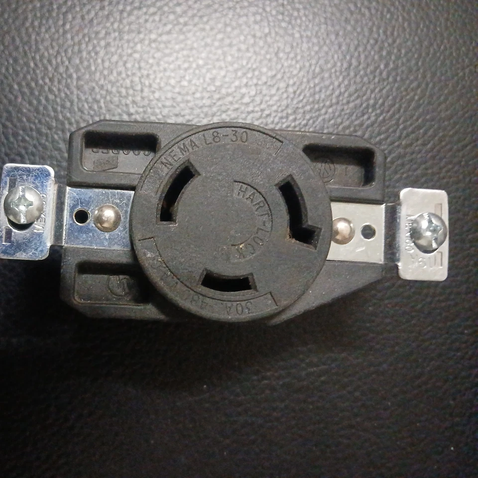 Cooper Arrow Hart CWL830R Twist Turn Locking Receptacle Outlet L8-30R 30A 480V - Image 1 of 2