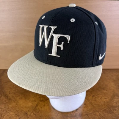 Nike Wake Forest EQUIPO DE BÉISBOL EMITIDO Universidad NCAA Demon Deacons Sombrero talla 7 1/8 Foto 1 de 4