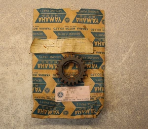 YAMAHA RT1 RT1MX MX250 MX360 2ND PINION GEAR PART# 365-17121-10 NOS OEM - Picture 1 of 7