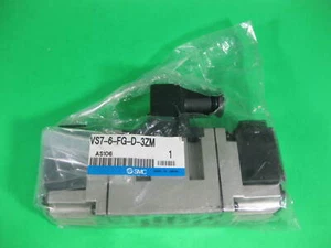 SMC Solenoid Valve 4/5 Port -- VS7-6-FG-D-3ZM -- New - Picture 1 of 7