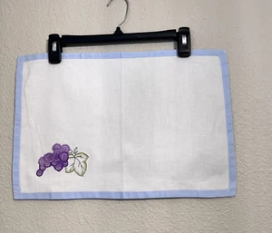 Juego de 4 manteles de tela 12" x 18" blanco azul bordado apliques frutas uvas - Imagen 1 de 23