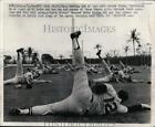 1966 Press Photo Braves manager Bobby Bragan & team at training Palm Beach Fla