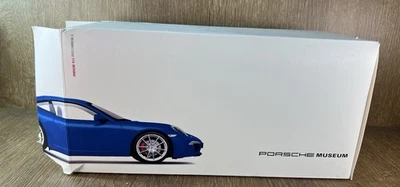 Porsche 911 Carrera S cupé Welly NEX 1:18 N.º 18047 Foto 1 de 4