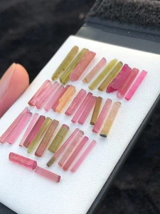 Lotto Cristalli Grezzi Tormalina Colore Mix Naturale 35Cts - Foto 1 di 7