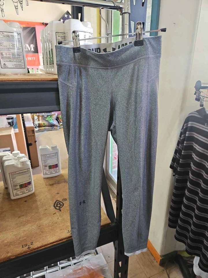 Under Armour Gray HeatGear Compression Athletic Leggings Medium medium  - Image 1 of 1