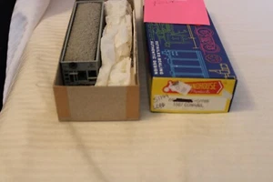 HO Scale Roundhouse, Hopper with Load, Conrail, Gray, #51199 - 1567 Built - Picture 1 of 3