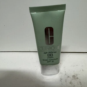 Clinique Age Defense BB Cream SPF 30 1,4 OZ tonalità 03 - Foto 1 di 3