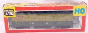 Life-Like Trains HO Thrall Door Rayonier box car - boxed - Canadian - Picture 1 of 8