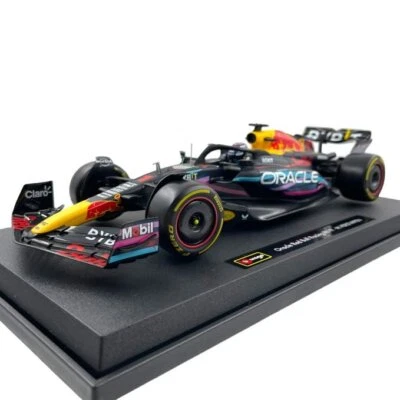 Modellino F1 Burago 1/18 Oracle Red Bull Racing RB19 1st position Miami GP #1... - Immagine 1 di 4