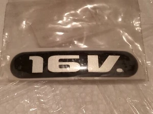 SEAT CORDOBA VARIO 16V SIGLA SCRITTA FREGIO STEMMA NUOVO ORIGINALE 6K0853675A - Picture 1 of 2