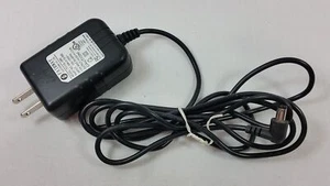 Fairway TC10L-090 AC Adapter 9VDC 1.11A 5.5/2.1mm Barrel Tip is + OEM - Bild 1 von 3