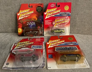 Johnny Lightning 4 Stück Mustang GT 2005 Ornament Mopar Dodge Challenger - Bild 1 von 9