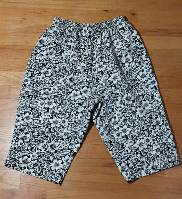 Women's Bonworth Black White Floral Pedal Pushers Capris Crop Pants Sz M Petite - Image 1 of 4