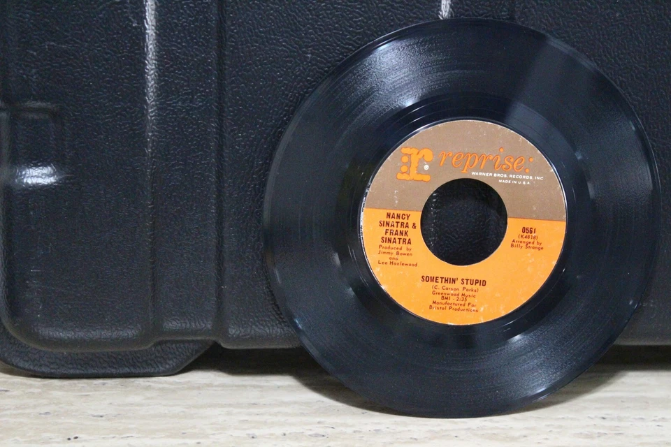 NANCY SINATRA / FRANK SINATRA 45 RPM RECORD...FULL 26 - Image 1 of 1