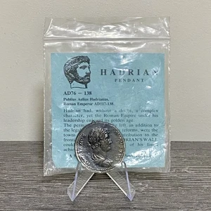 Emperador Romano Adriano Colgante Collar Dije Moneda Redonda AD 76-138 Raro - Imagen 1 de 11