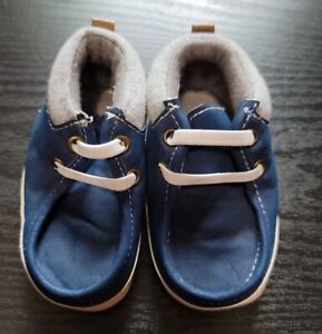 Old Navy Boy Size 6-12 Month Crib Shoes