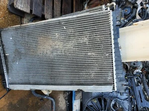 1998-1999-2000-2001-2002 LINCOLN CONTINENTAL COOLING RADIATOR - Picture 1 of 2