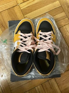 Size 5 - Jordan 1 Mid Yellow Toe 2022 - Picture 1 of 5