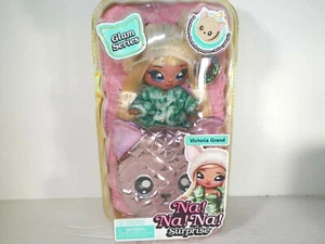 Na Na Na Surprise Victoria Grand Fashion Doll and Metallic Purse Glam Series - Picture 1 of 3