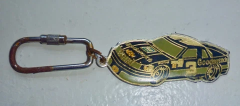 Vintage Dale Earnhardt key chain NASCAR Goodwrench metal Cover