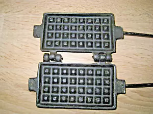 Antikes Waffeleisen mini, Belgische Waffel, 9x5cm Backfläche, 42cm Ges.Länge - Bild 1 von 5