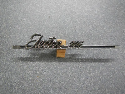 Buick Electra 225 1966 tablero emblema tablero cromo logotipo 66 "Electra 225" bonito Foto 1 de 4